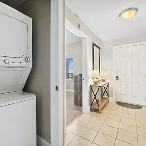 ocean-view-10th-floor-condo-at-the-laketown-wharf-1004.panamacity-beachhotels.com/